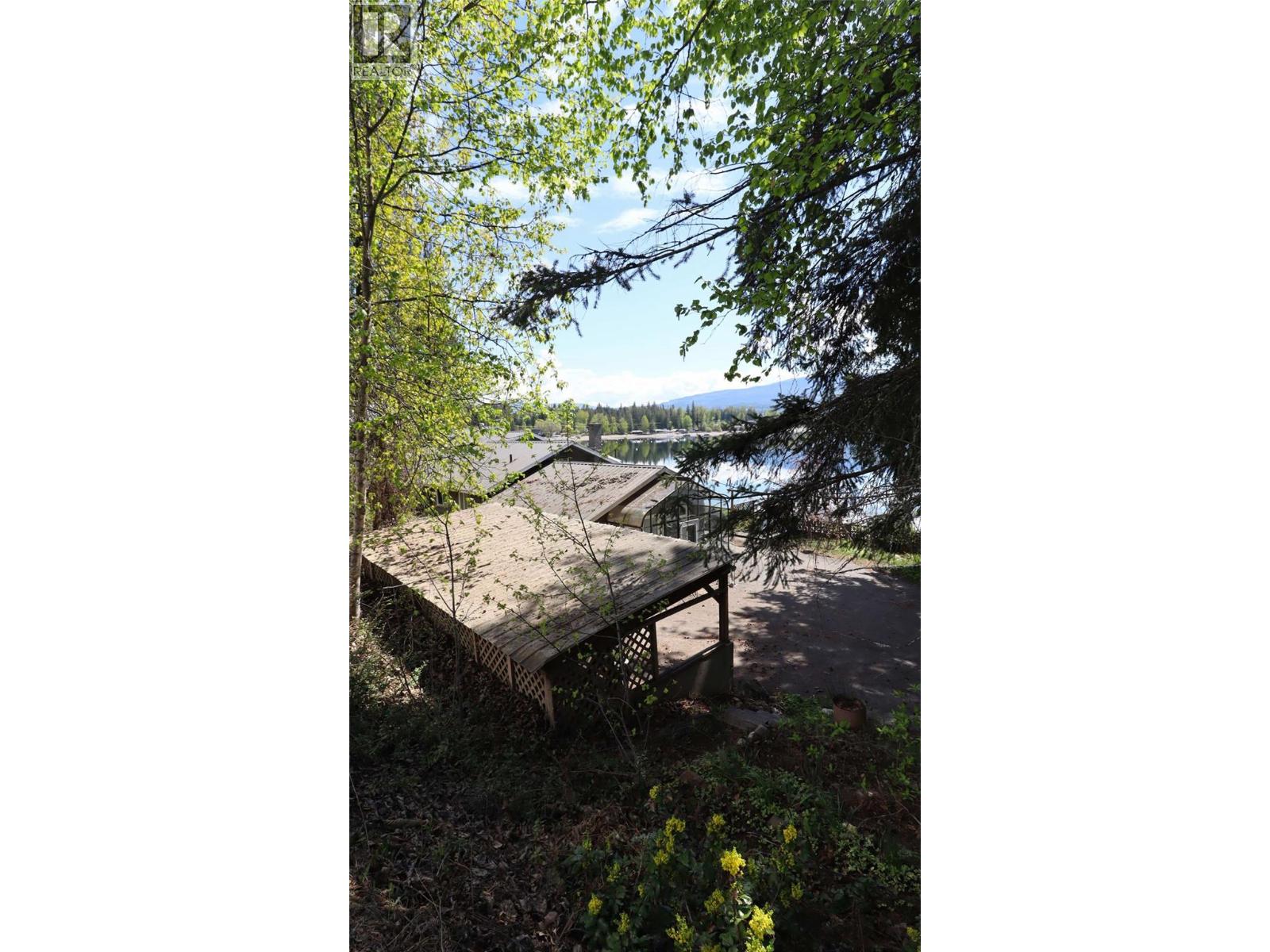 6726 Squilax Anglemont Road - 77
