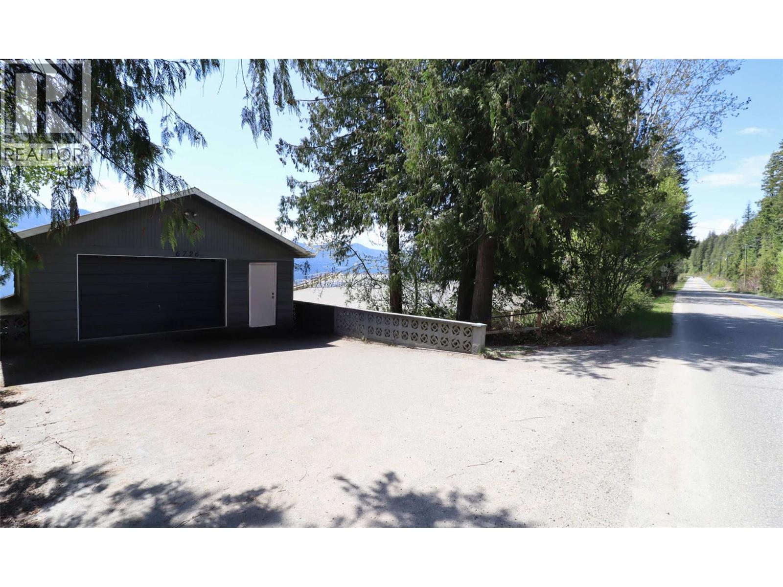 6726 Squilax Anglemont Road - 78