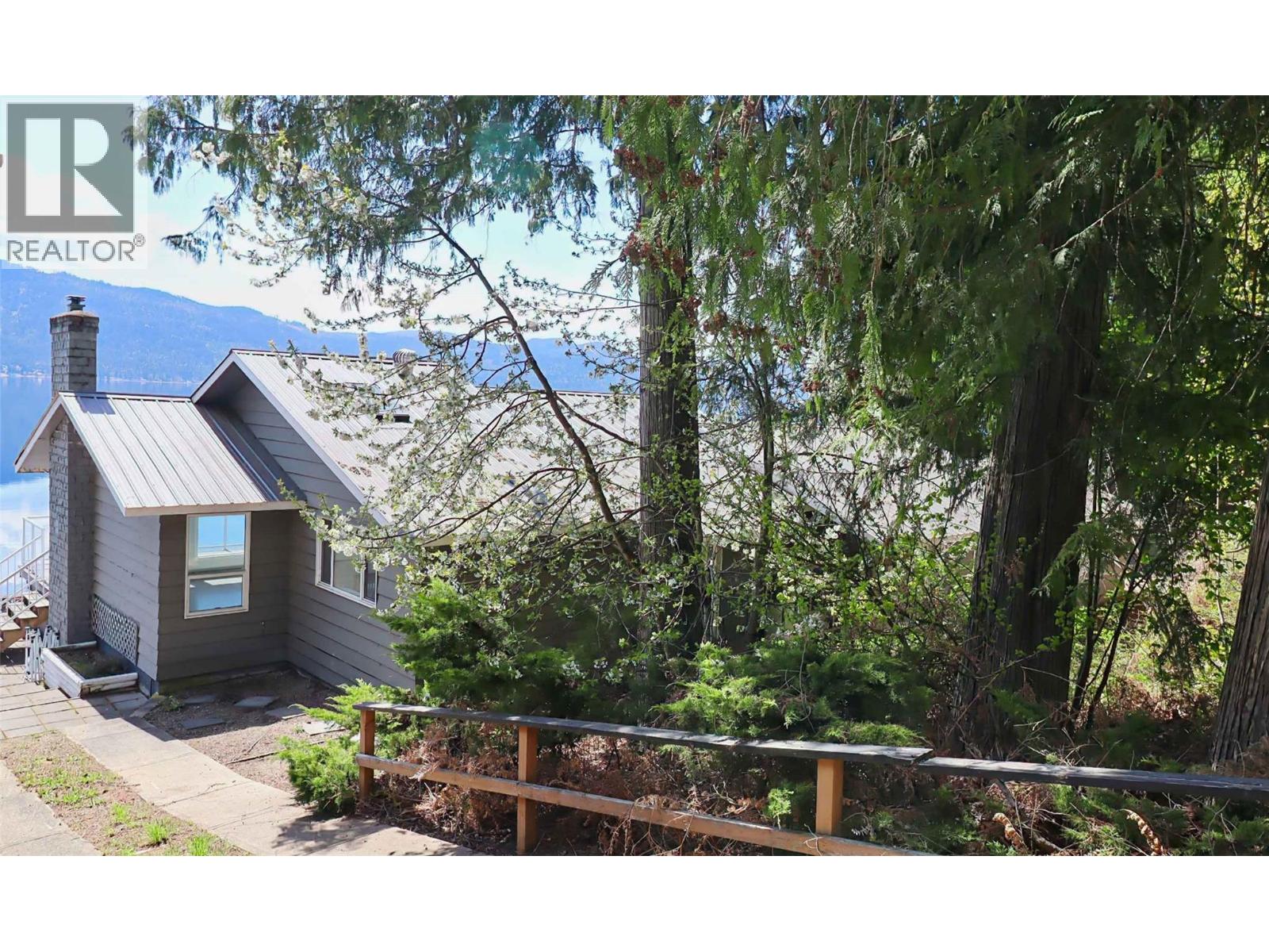 6726 Squilax Anglemont Road - 81