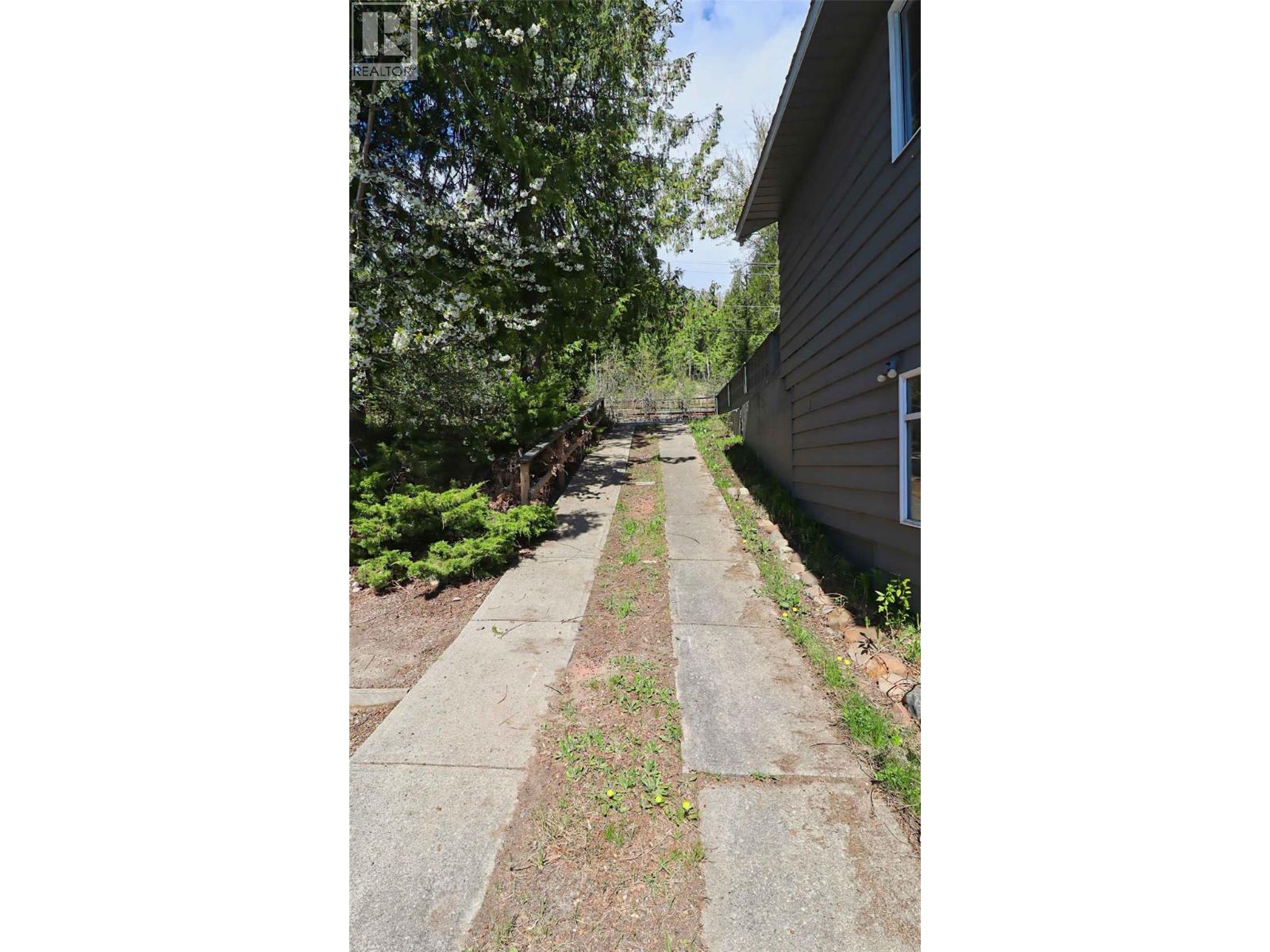 6726 Squilax Anglemont Road - 82