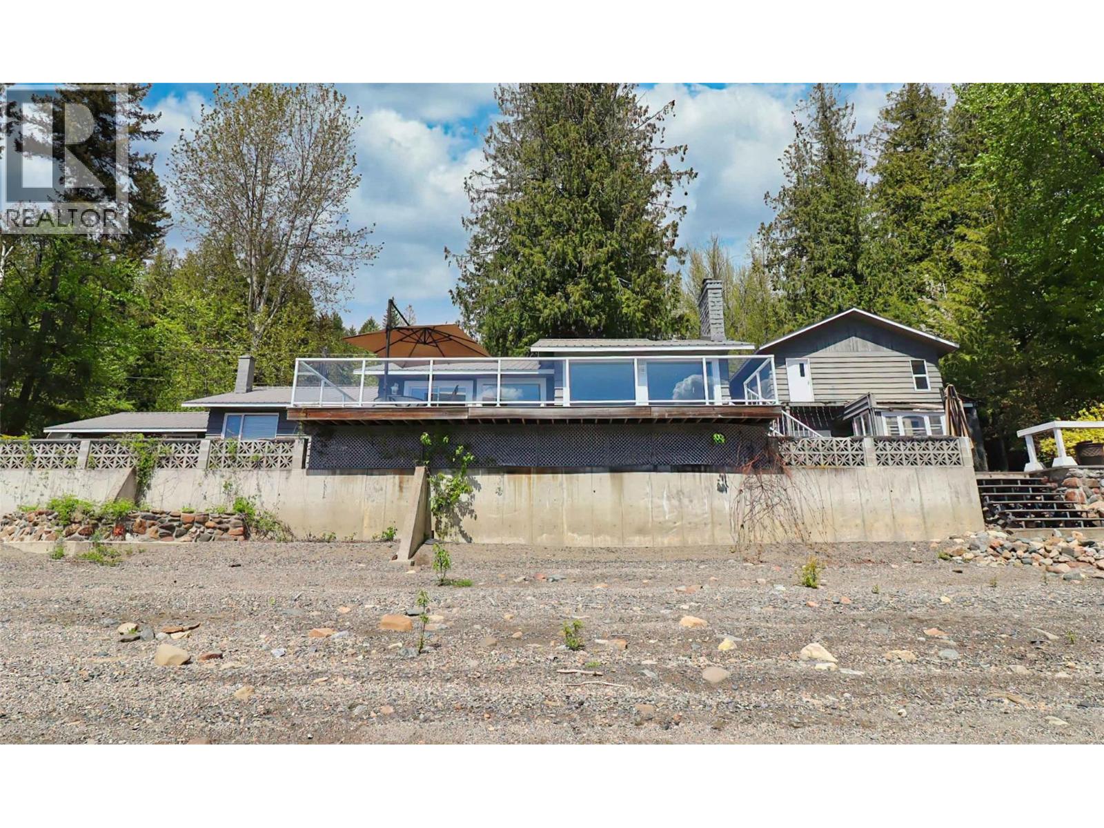 6726 Squilax Anglemont Road - 90