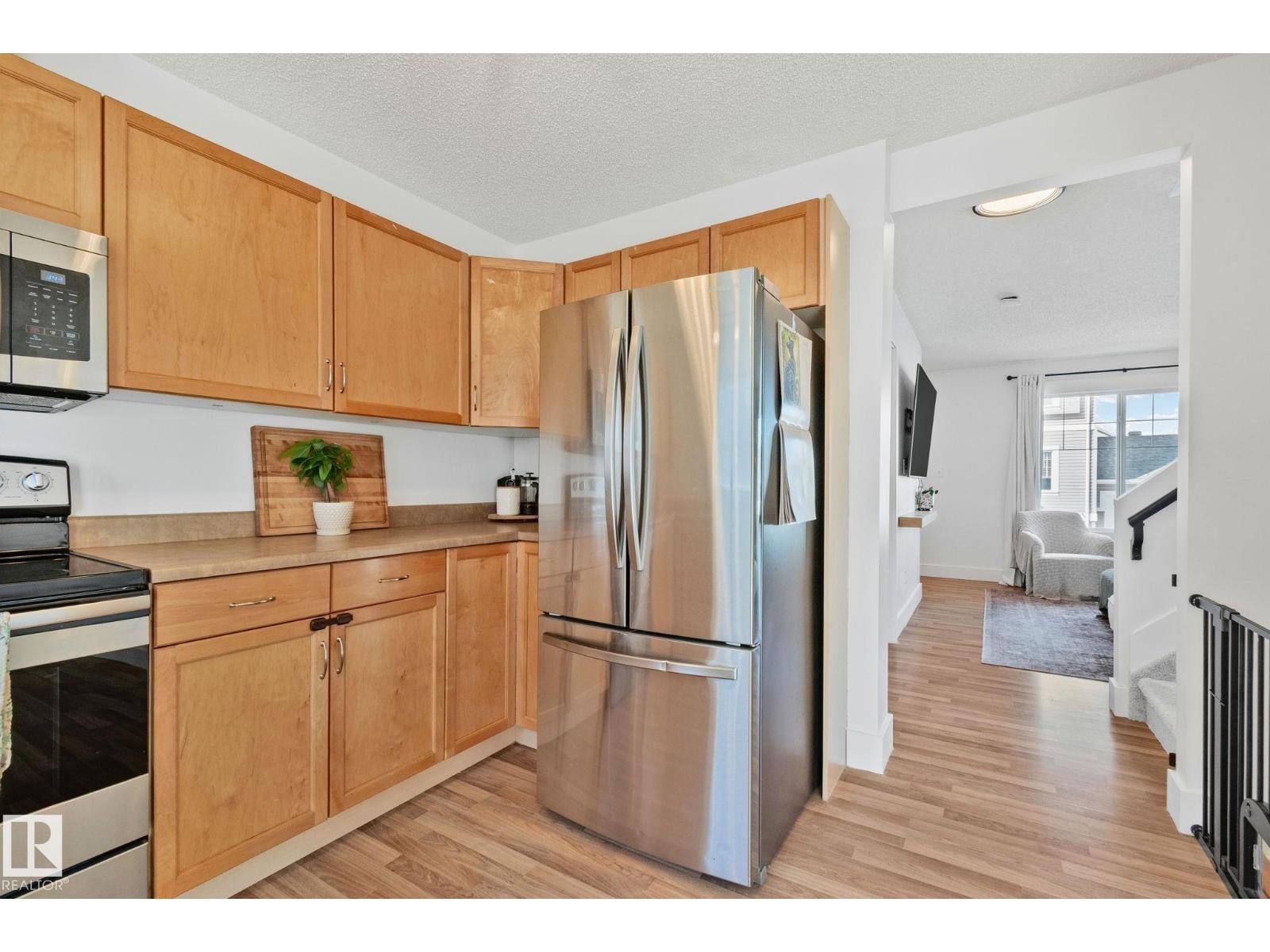 #53 2503 24 ST NW - 11