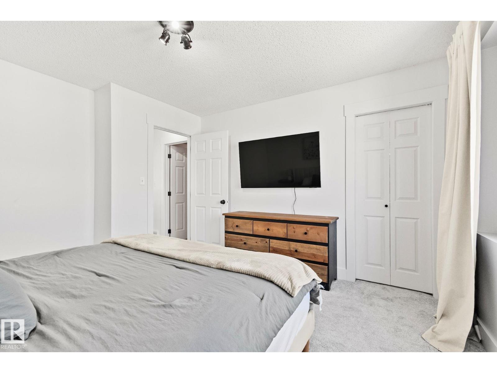 #53 2503 24 ST NW - 23