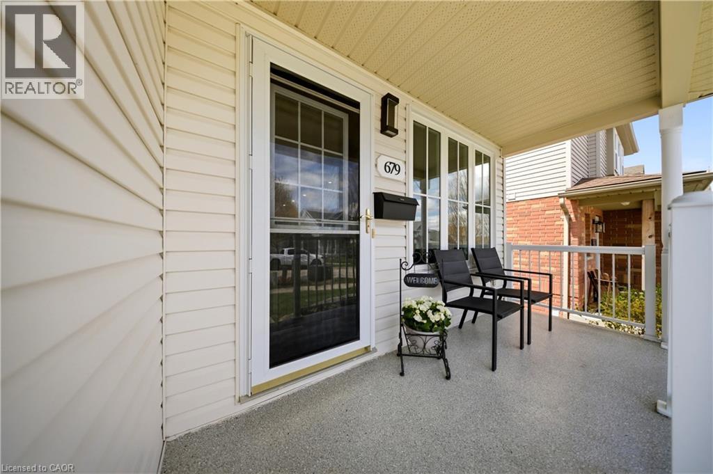 679 ZERMATT Drive, Waterloo, Ontario, N2T2V2 — Photo 5