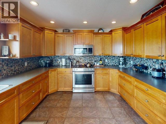 7191 ESQUIMALT CRT - 3