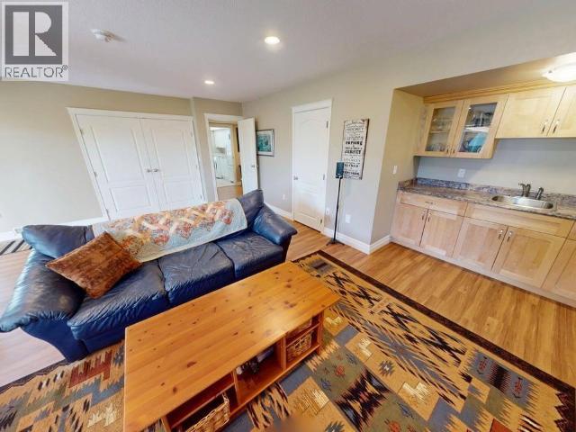 7191 ESQUIMALT CRT - 38