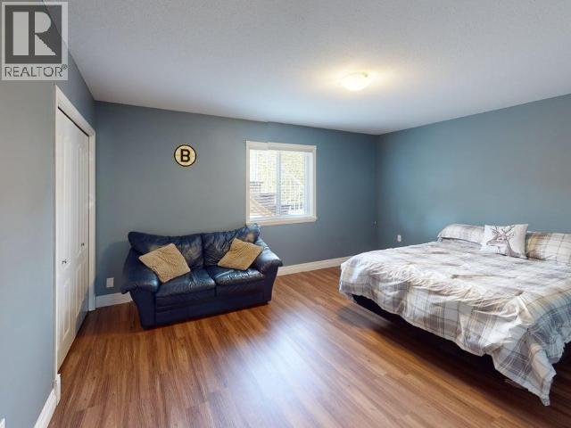 7191 ESQUIMALT CRT - 35