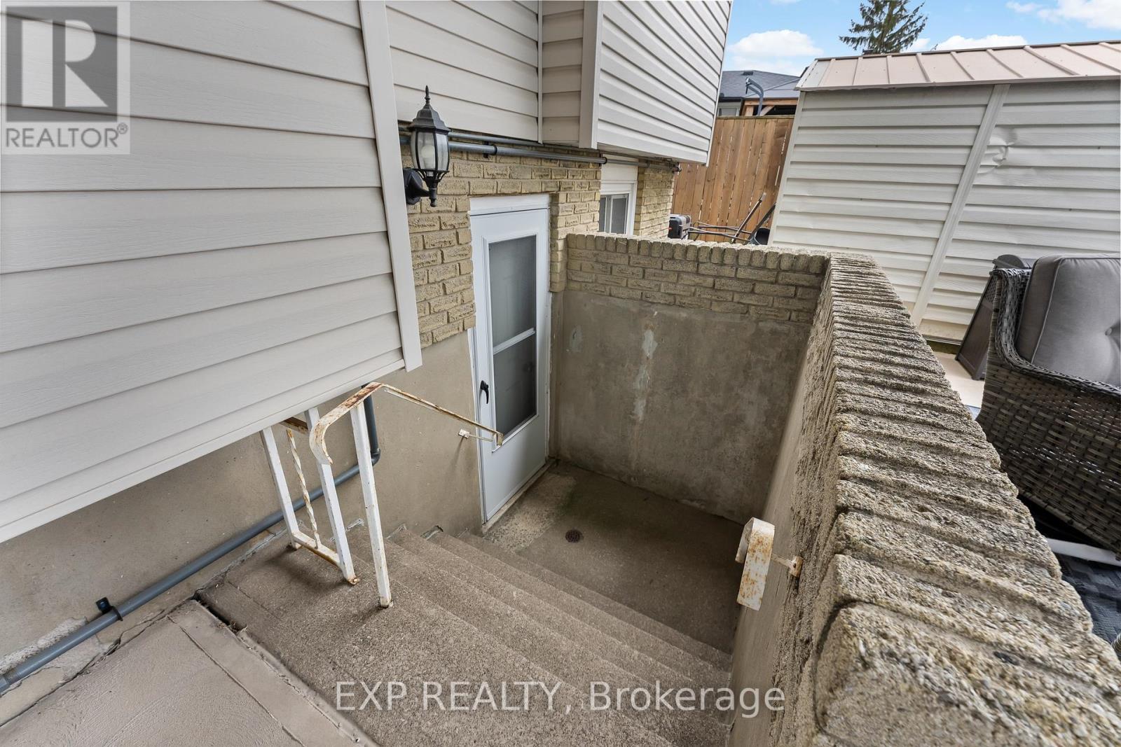 64 CARRIAGE ROAD - 10