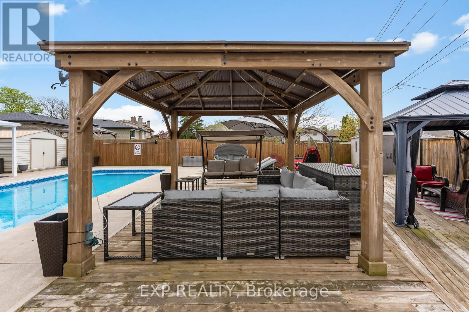 64 CARRIAGE ROAD - 22