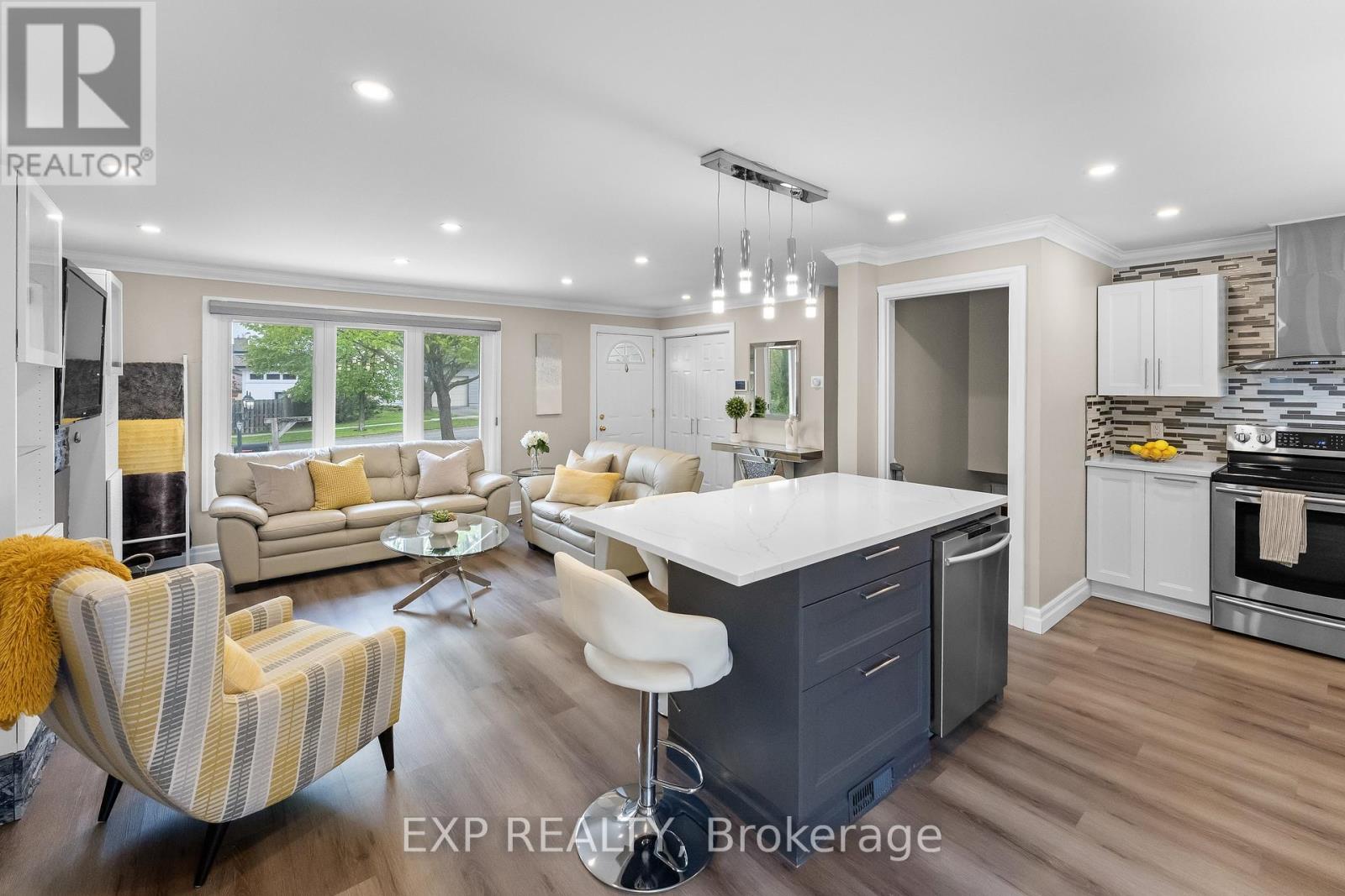 64 CARRIAGE ROAD - 31