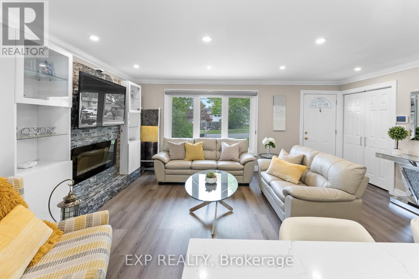 64 CARRIAGE ROAD - 32