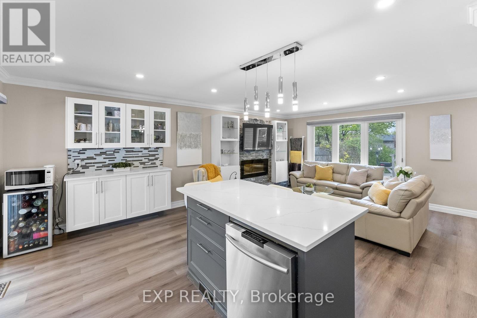 64 CARRIAGE ROAD - 34