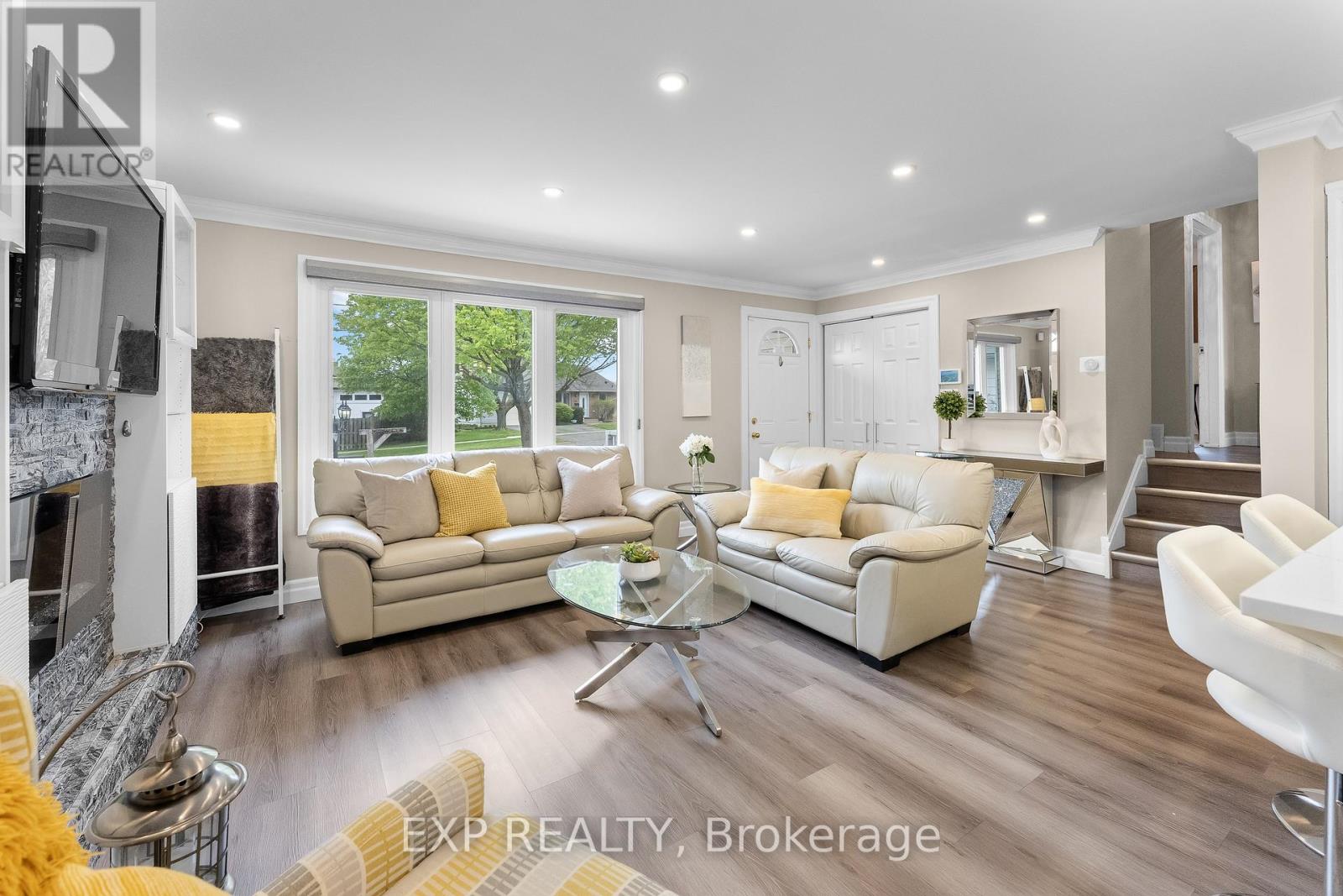 64 CARRIAGE ROAD - 38