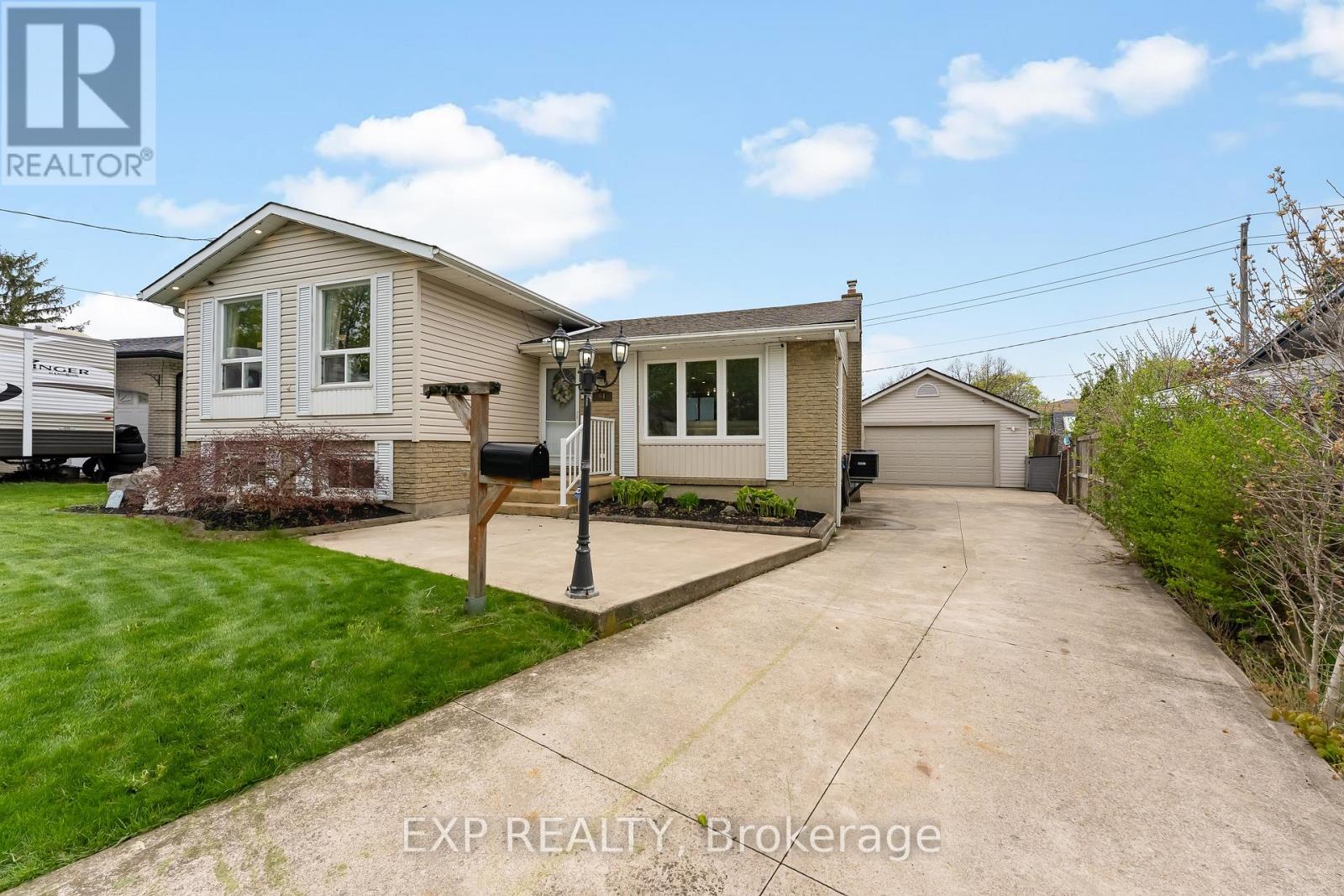 64 CARRIAGE ROAD - 7