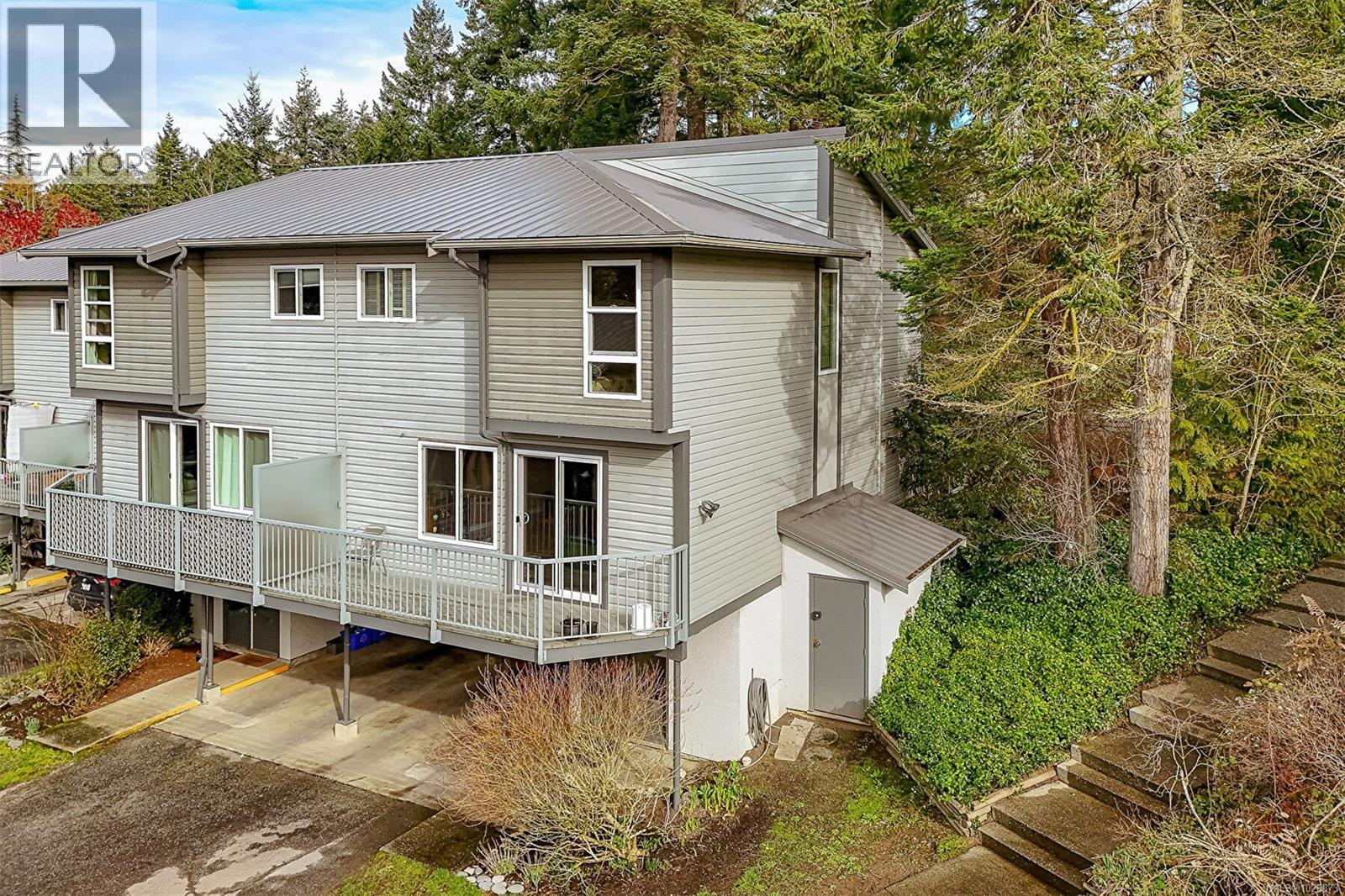 590 Carnation Pl - 2