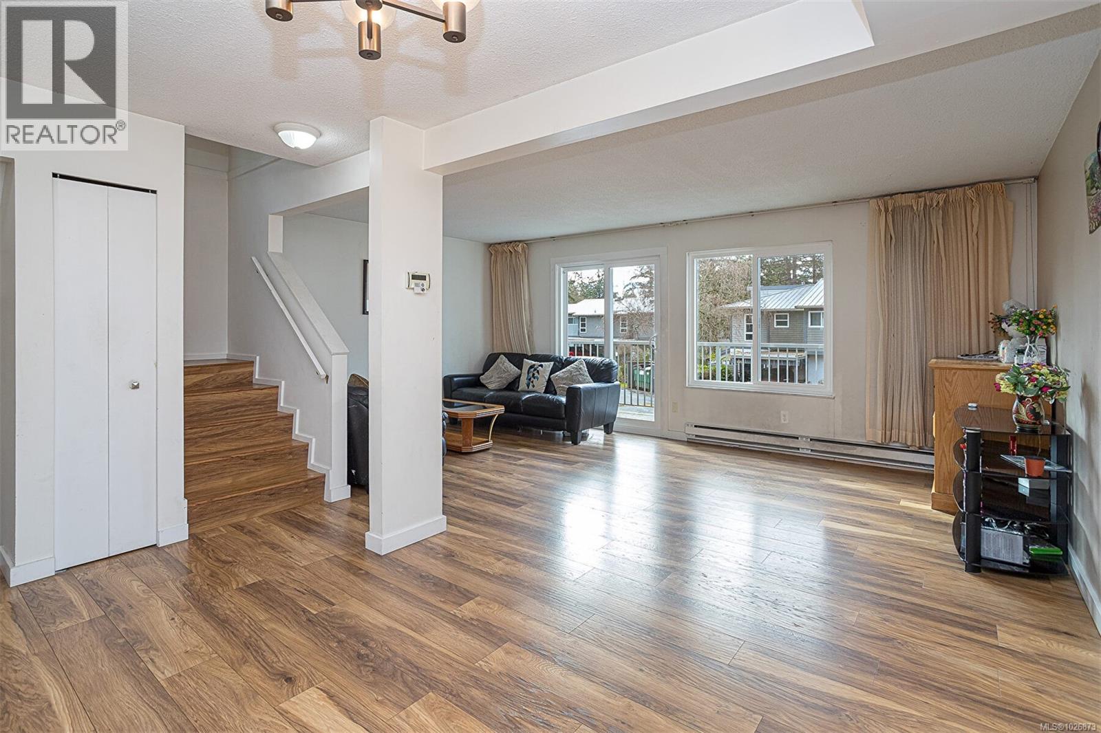 590 Carnation Pl - 1