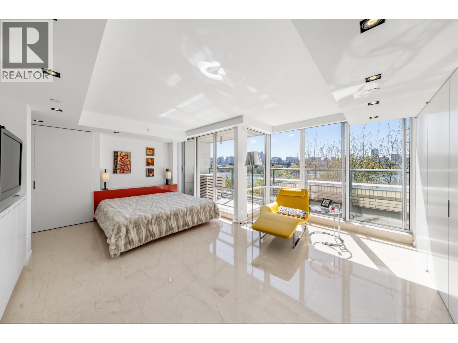 606 1288 MARINASIDE CRESCENT, Vancouver