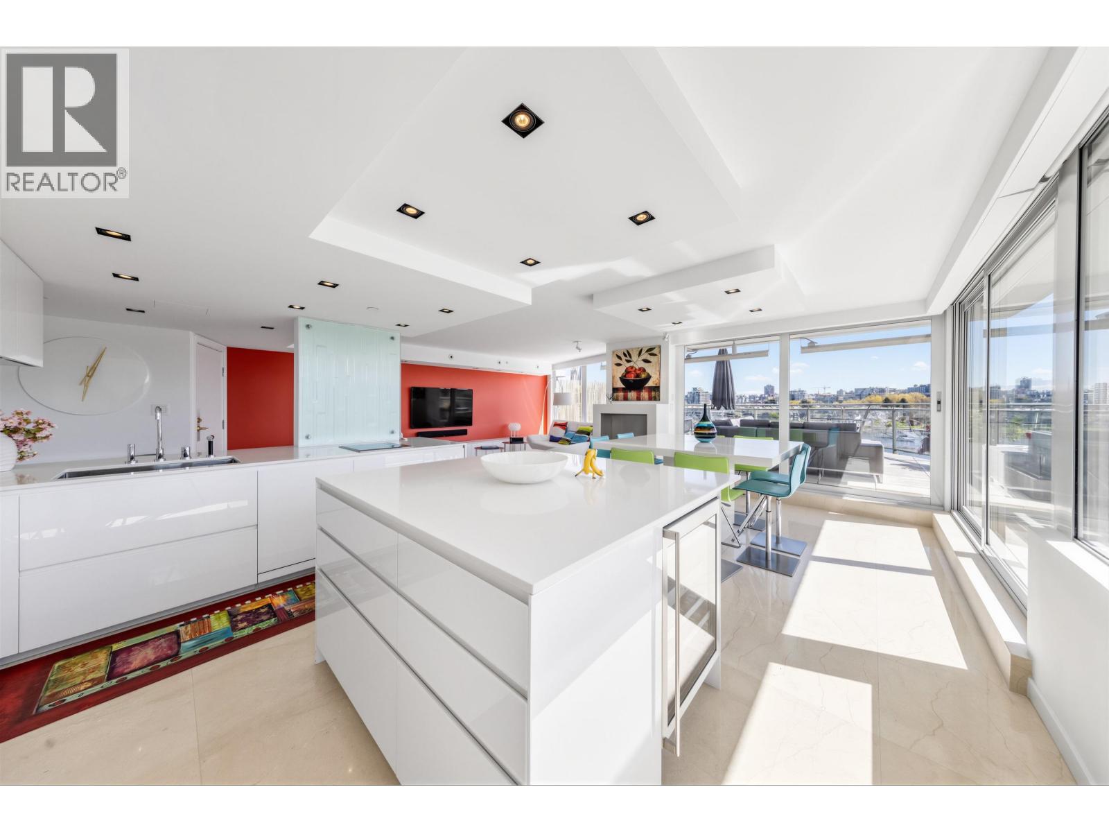 606 1288 MARINASIDE CRESCENT, Vancouver