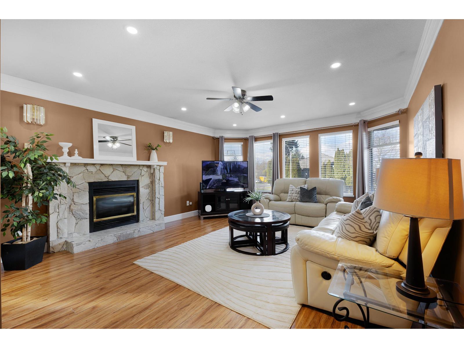 7 Bed, 5 Bath House for Sale in Surrey – 12604 68 AVENUE, Surrey - Image 23