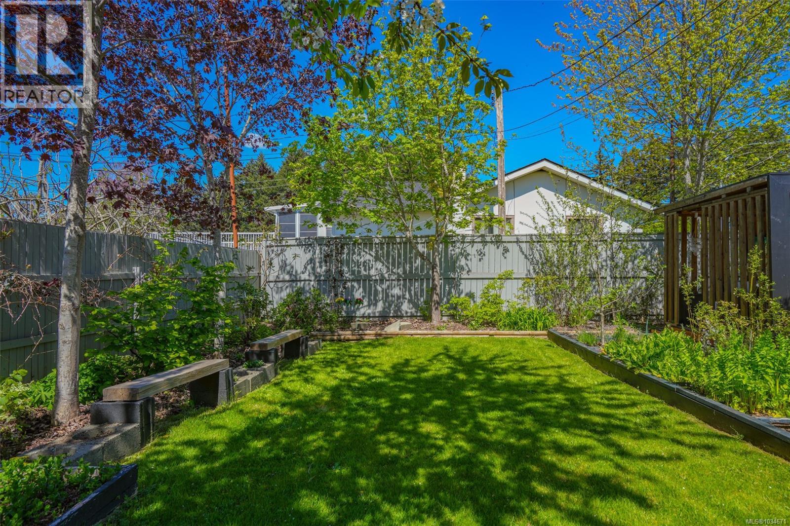 4621 Strathern St - 4