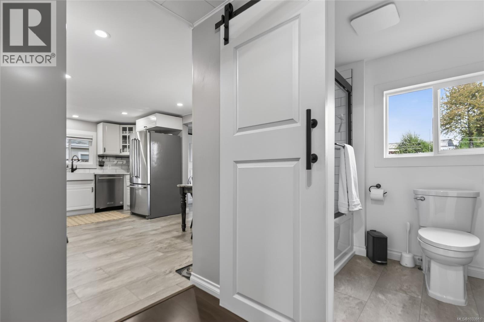 921 Wharncliffe Rd - 15