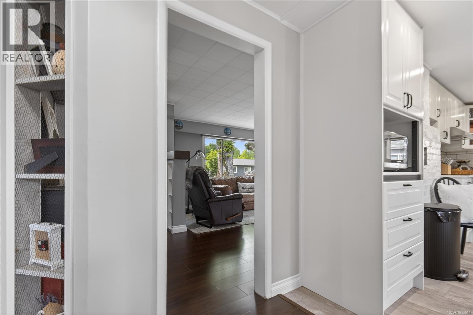 921 Wharncliffe Rd - 23