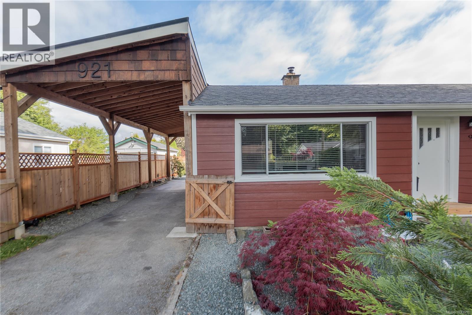 921 Wharncliffe Rd - 26
