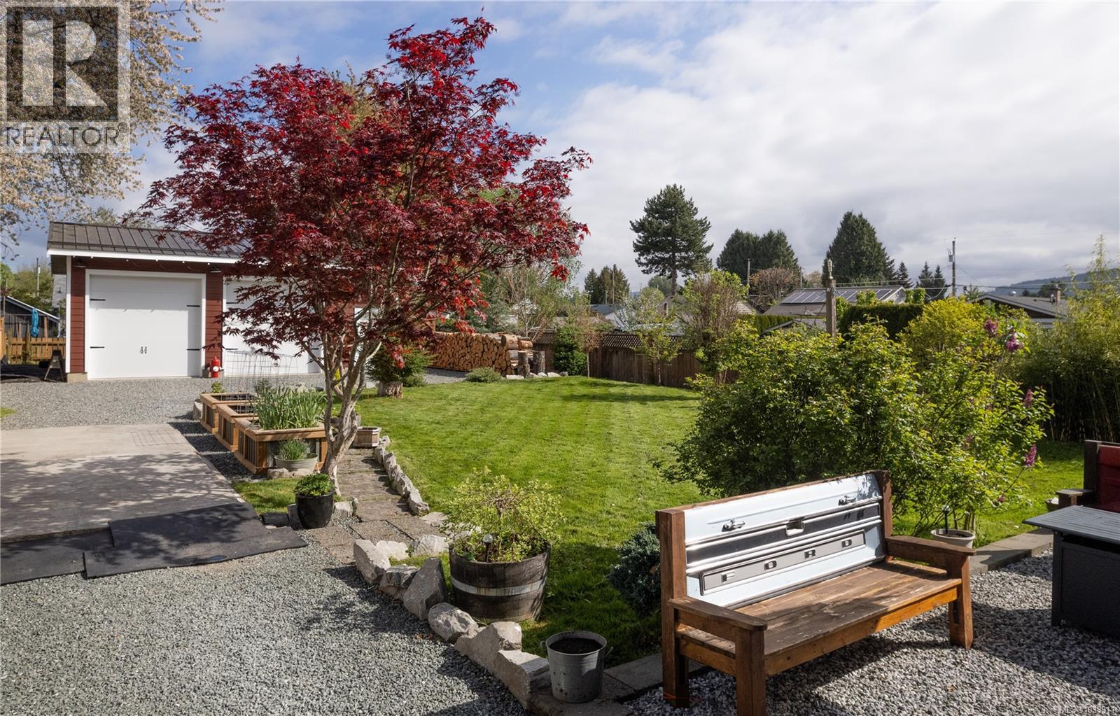 921 Wharncliffe Rd - 35