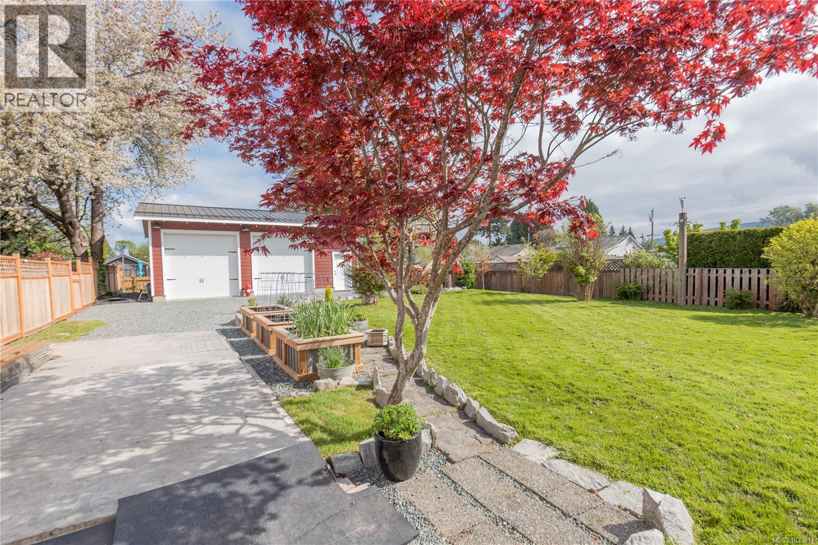 921 Wharncliffe Rd - 36