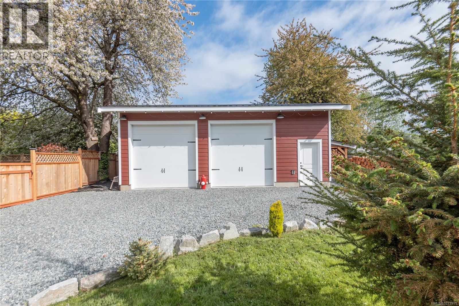 921 Wharncliffe Rd - 37