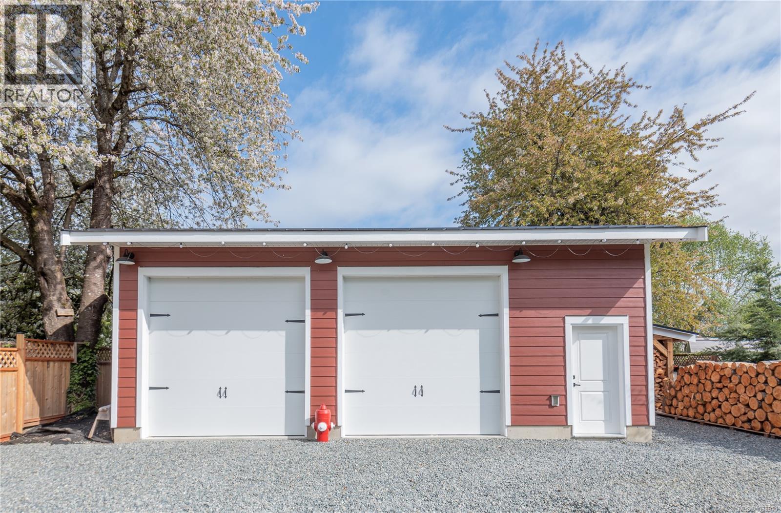 921 Wharncliffe Rd - 38