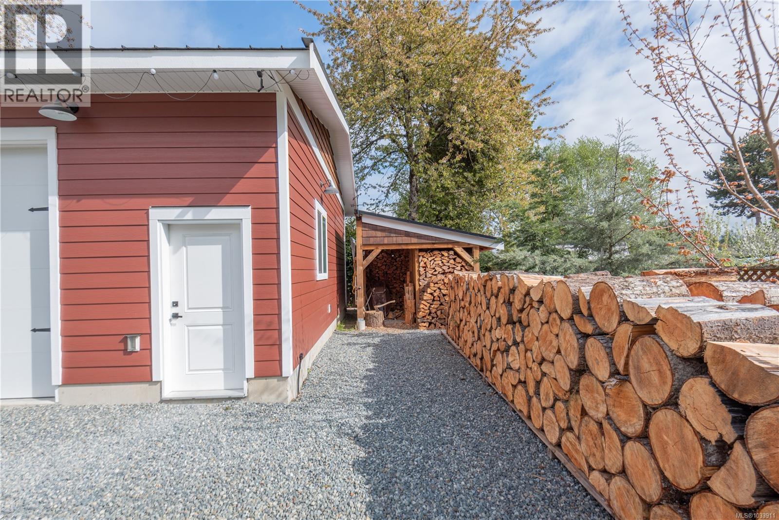 921 Wharncliffe Rd - 39