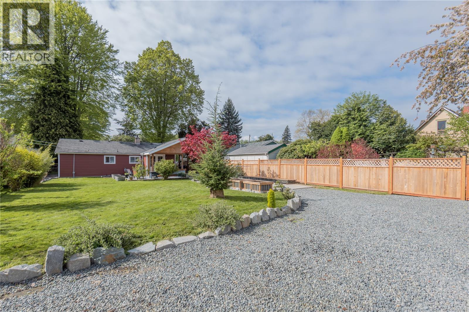 921 Wharncliffe Rd - 42