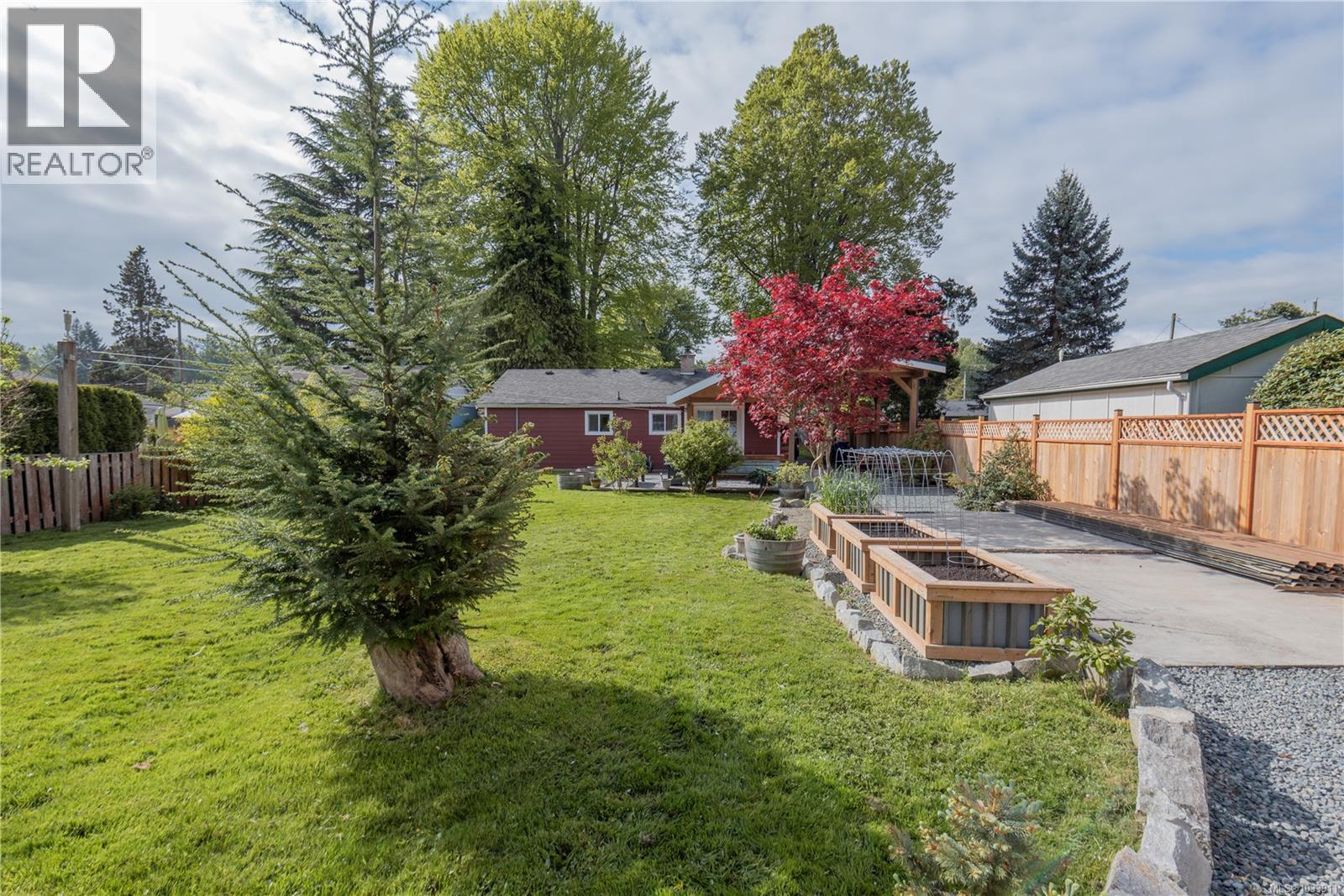 921 Wharncliffe Rd - 45