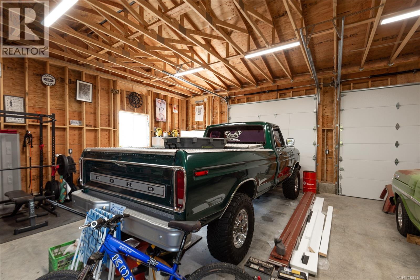 921 Wharncliffe Rd - 47