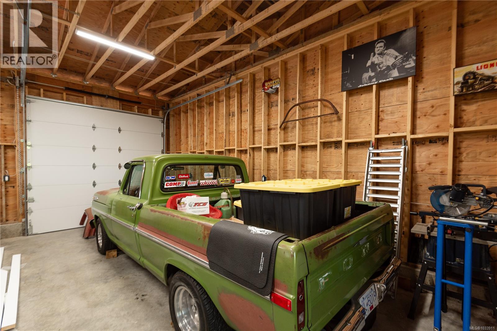 921 Wharncliffe Rd - 48