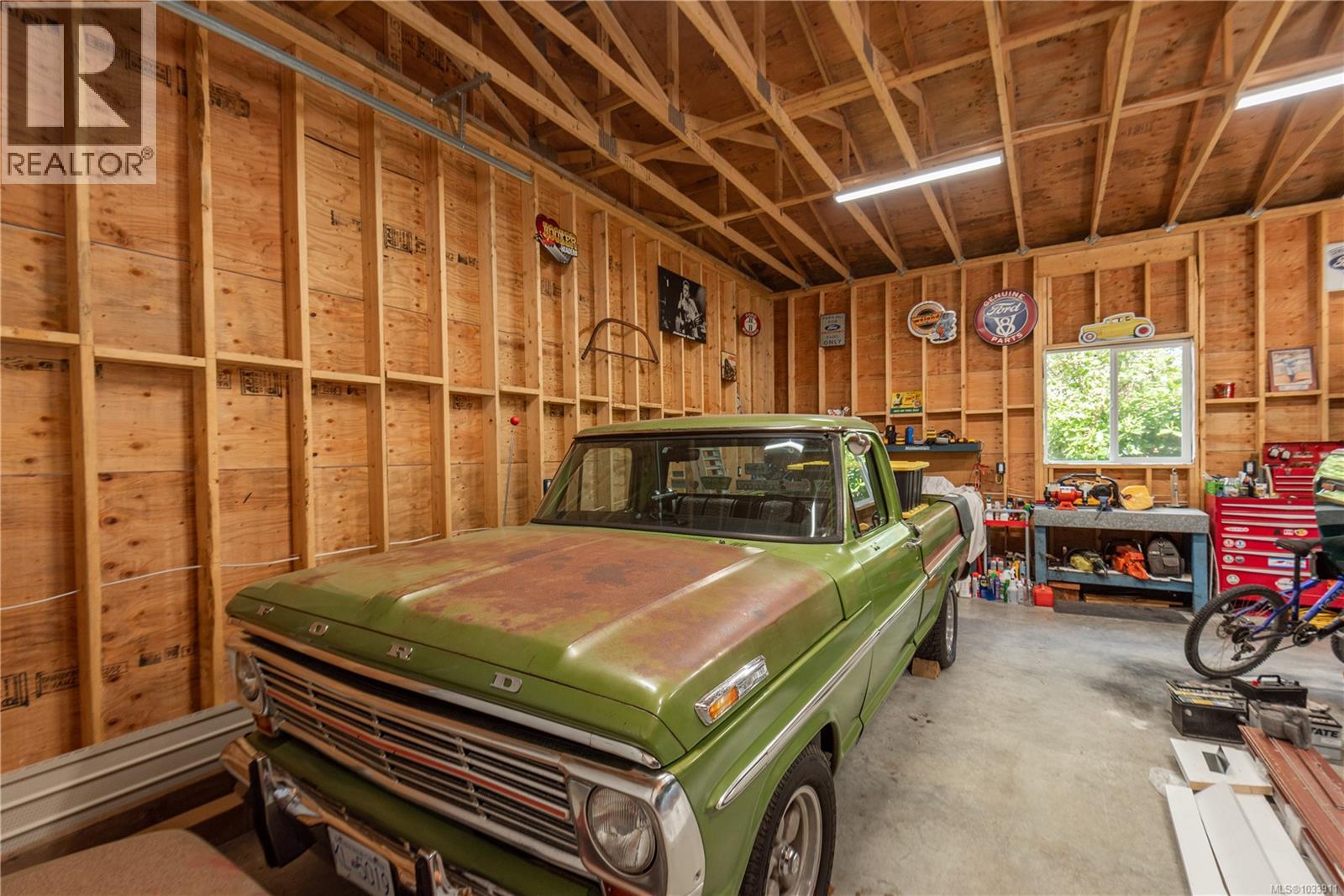 921 Wharncliffe Rd - 49