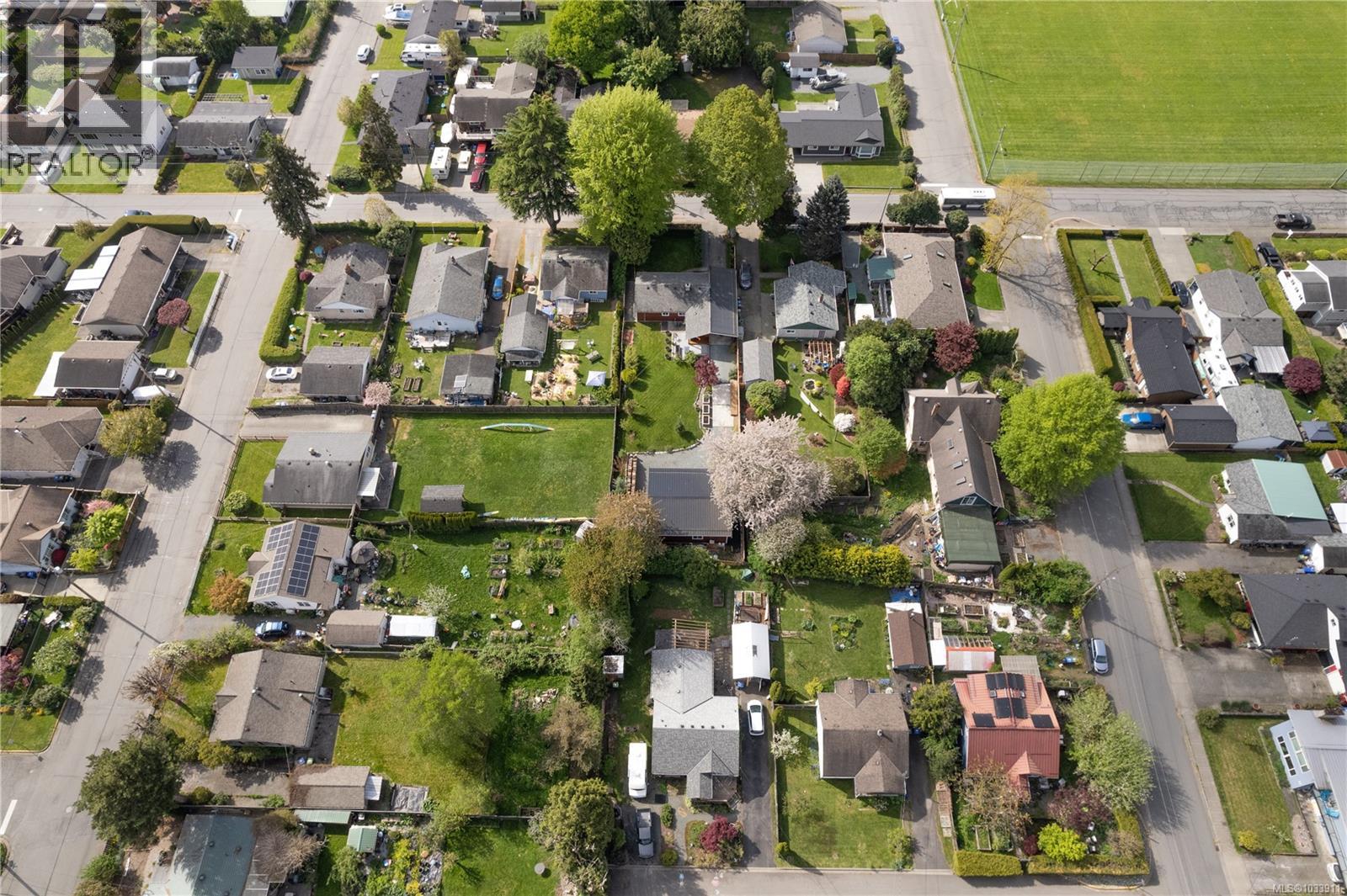 921 Wharncliffe Rd - 58