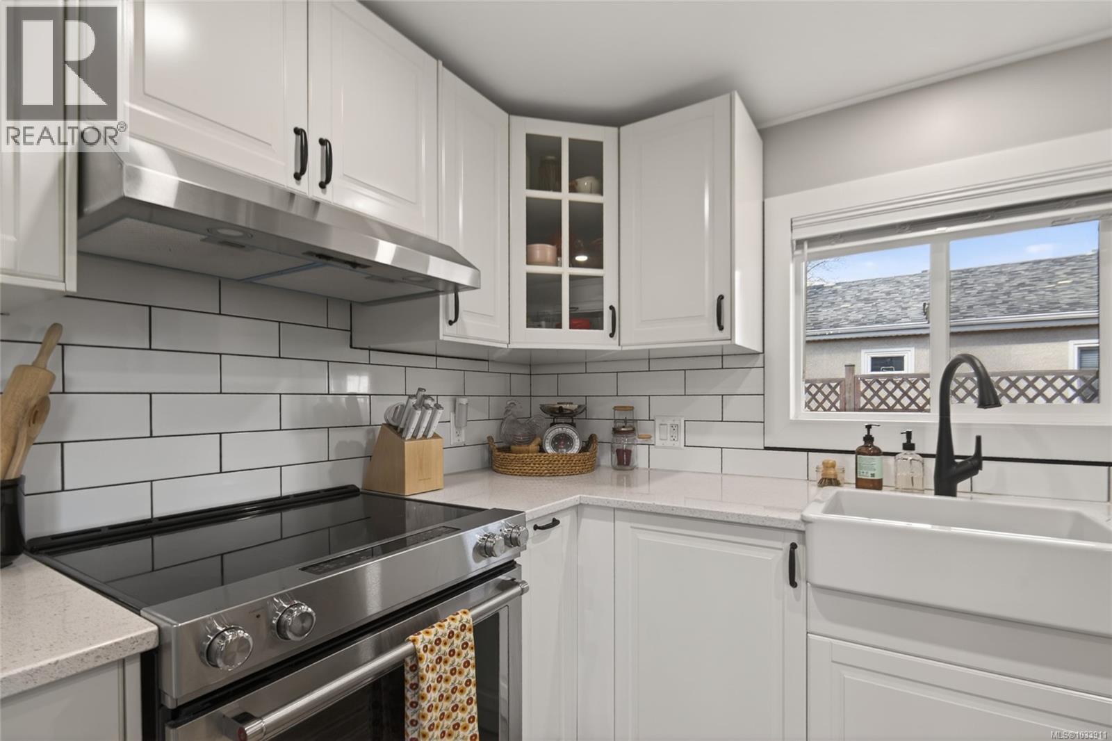 921 Wharncliffe Rd - 7