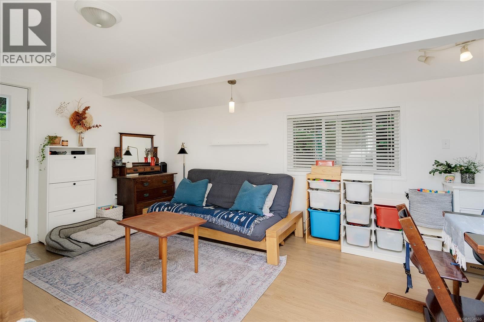  4035 Saanich Road, Saanich