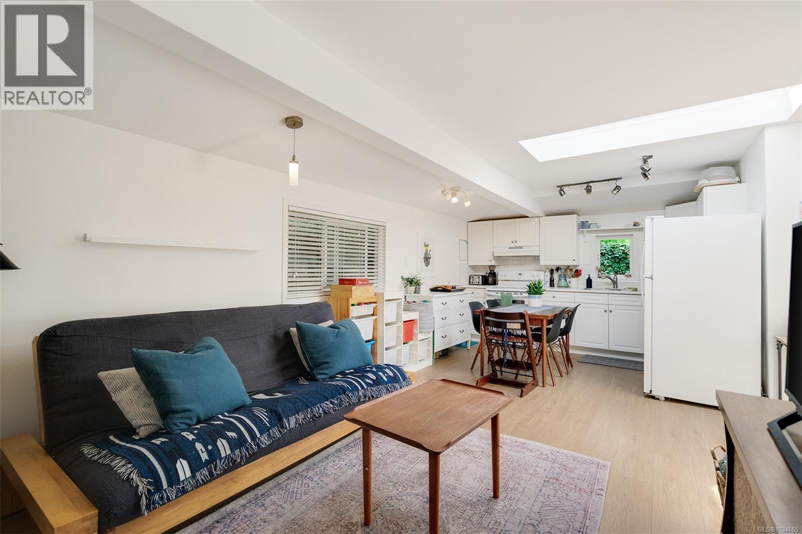  4035 Saanich Road, Saanich