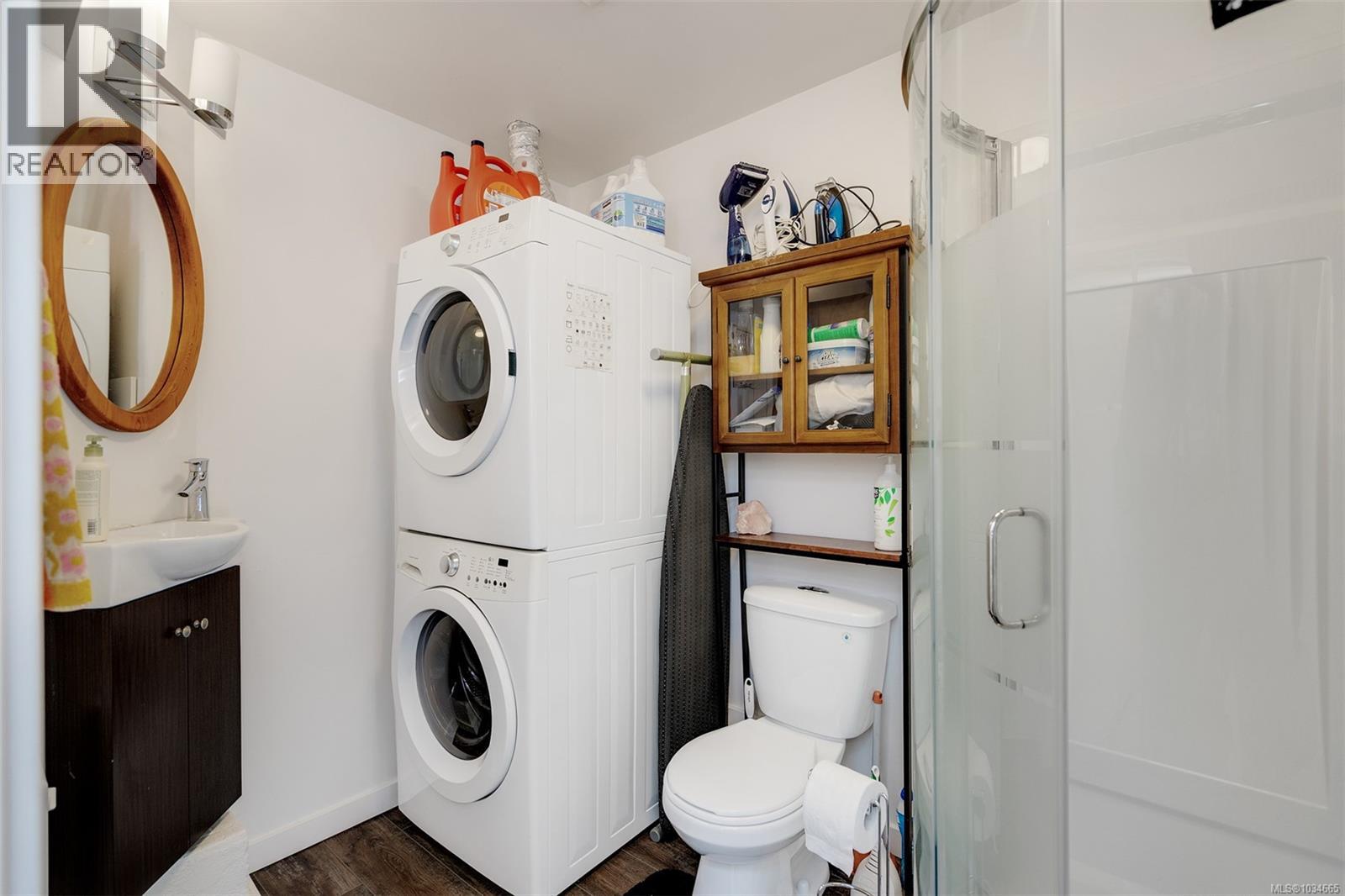 4035 Saanich Rd - 33