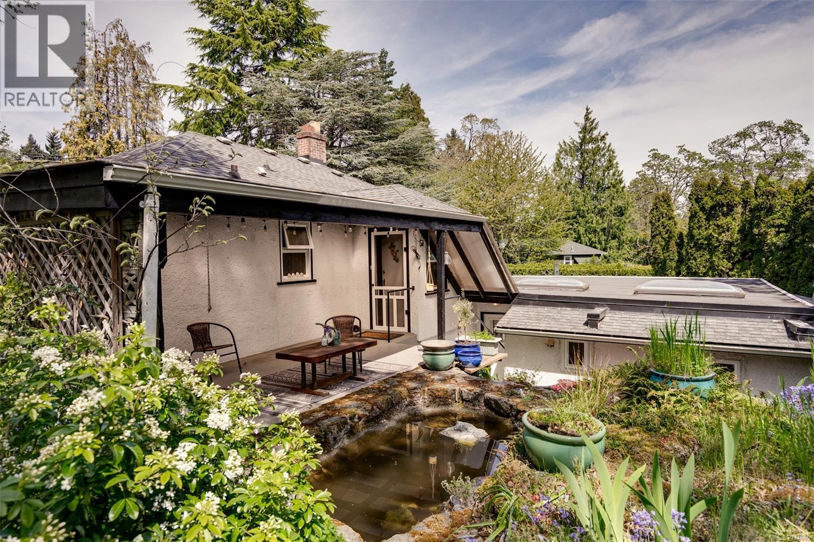 4035 Saanich Rd - 36
