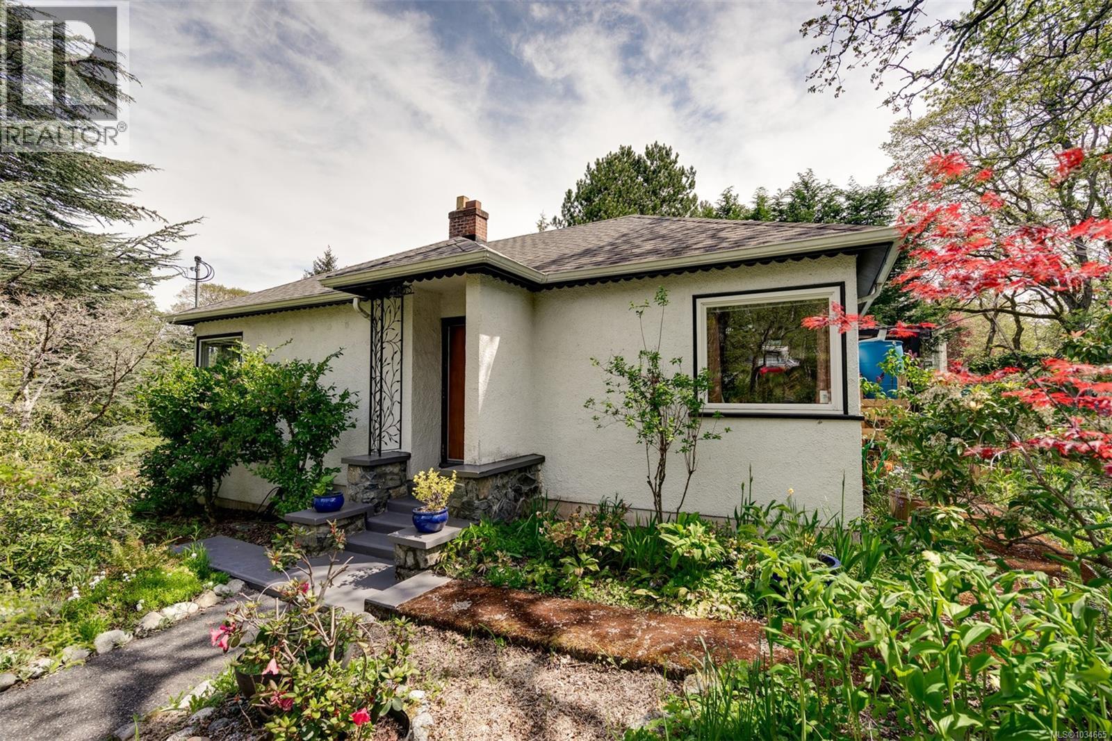  4035 Saanich Road, Saanich