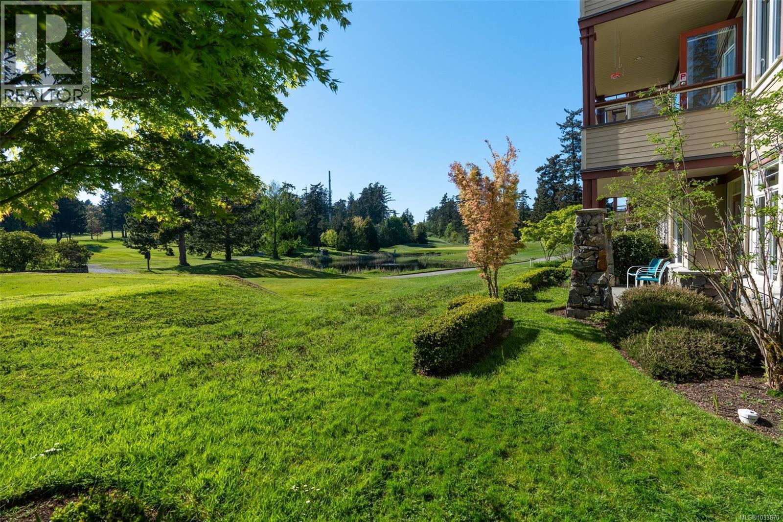 #102E 1115 CRAIGFLOWER Rd - 13