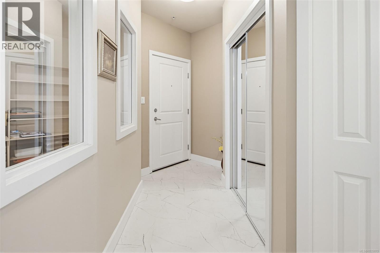 #102E 1115 CRAIGFLOWER Rd - 15