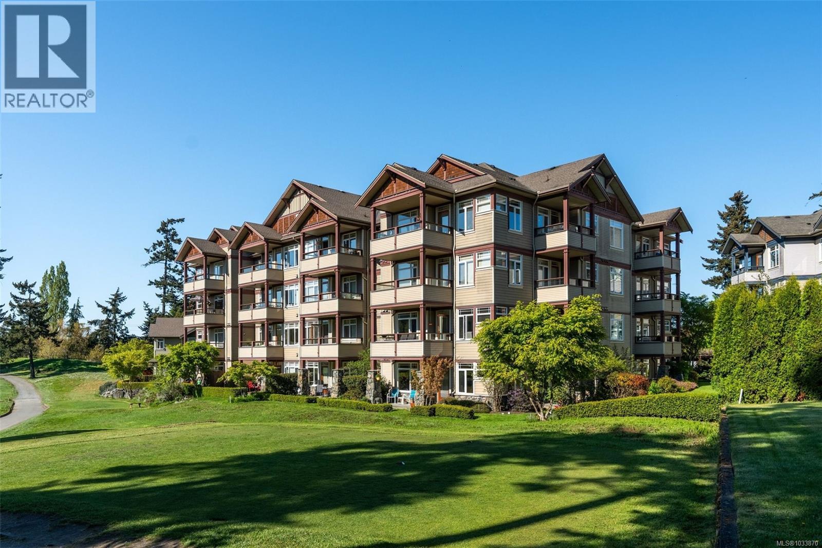 #102E 1115 CRAIGFLOWER Rd - 2
