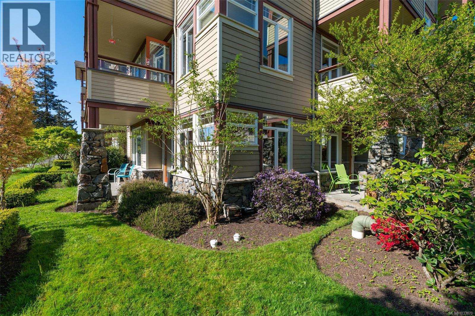 #102E 1115 CRAIGFLOWER Rd - 23