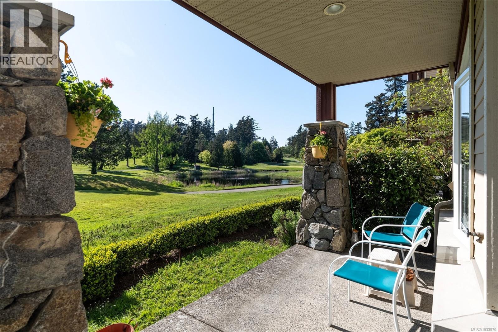 #102E 1115 CRAIGFLOWER Rd - 27