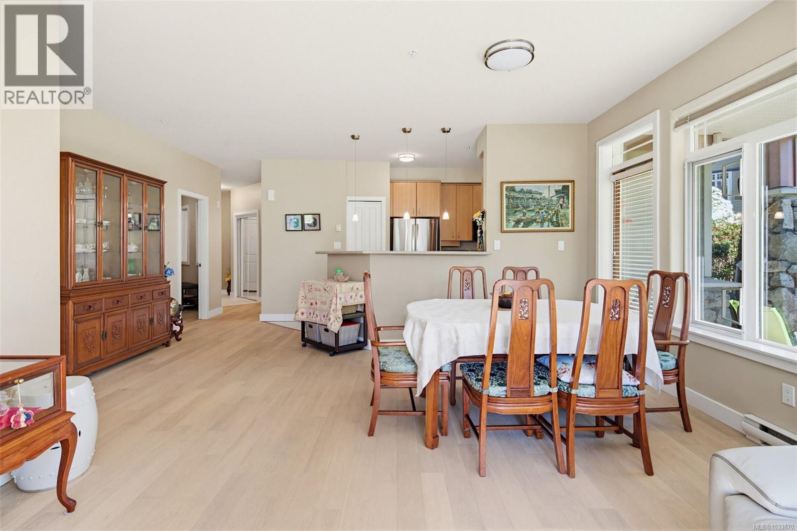 #102E 1115 CRAIGFLOWER Rd - 29